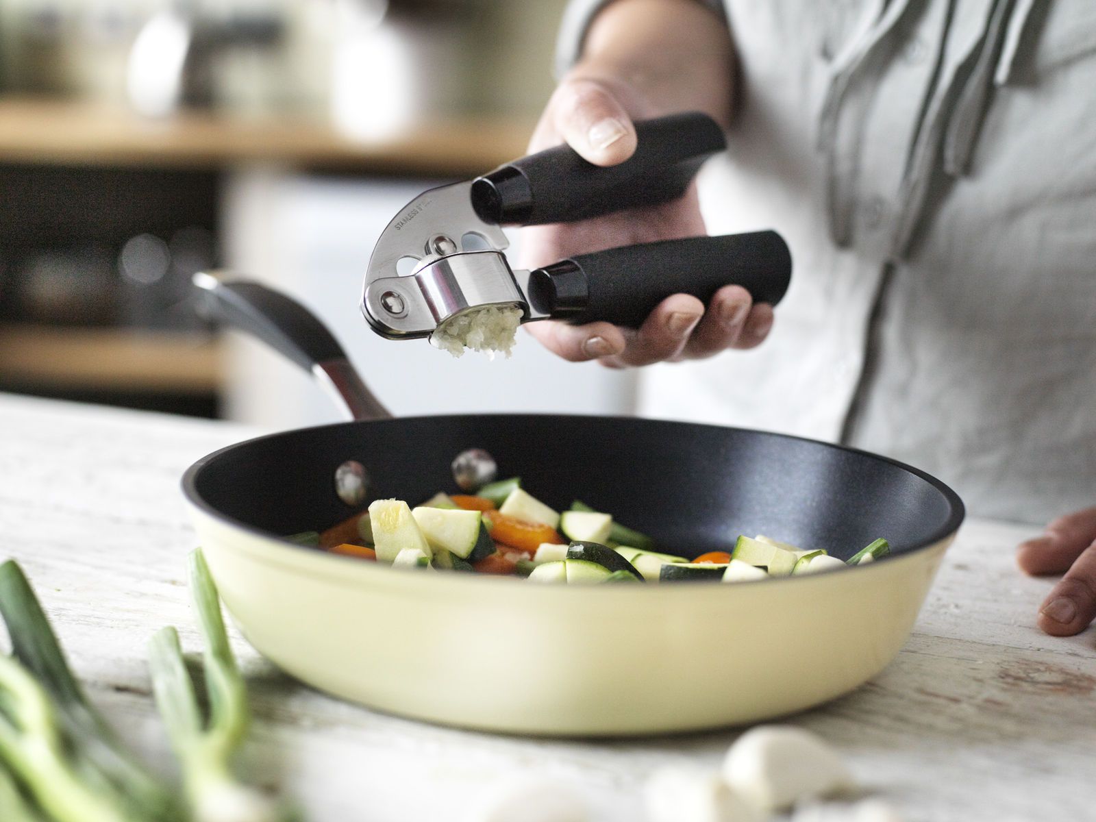 Stellar Sure Grip Garlic Press Kitchen & Home Cooking Dining Utensils